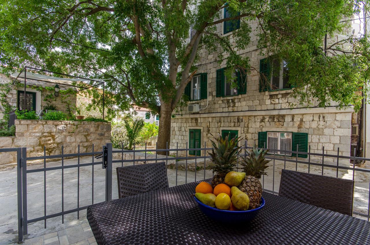 Wild Rose Hotel Split Exterior photo